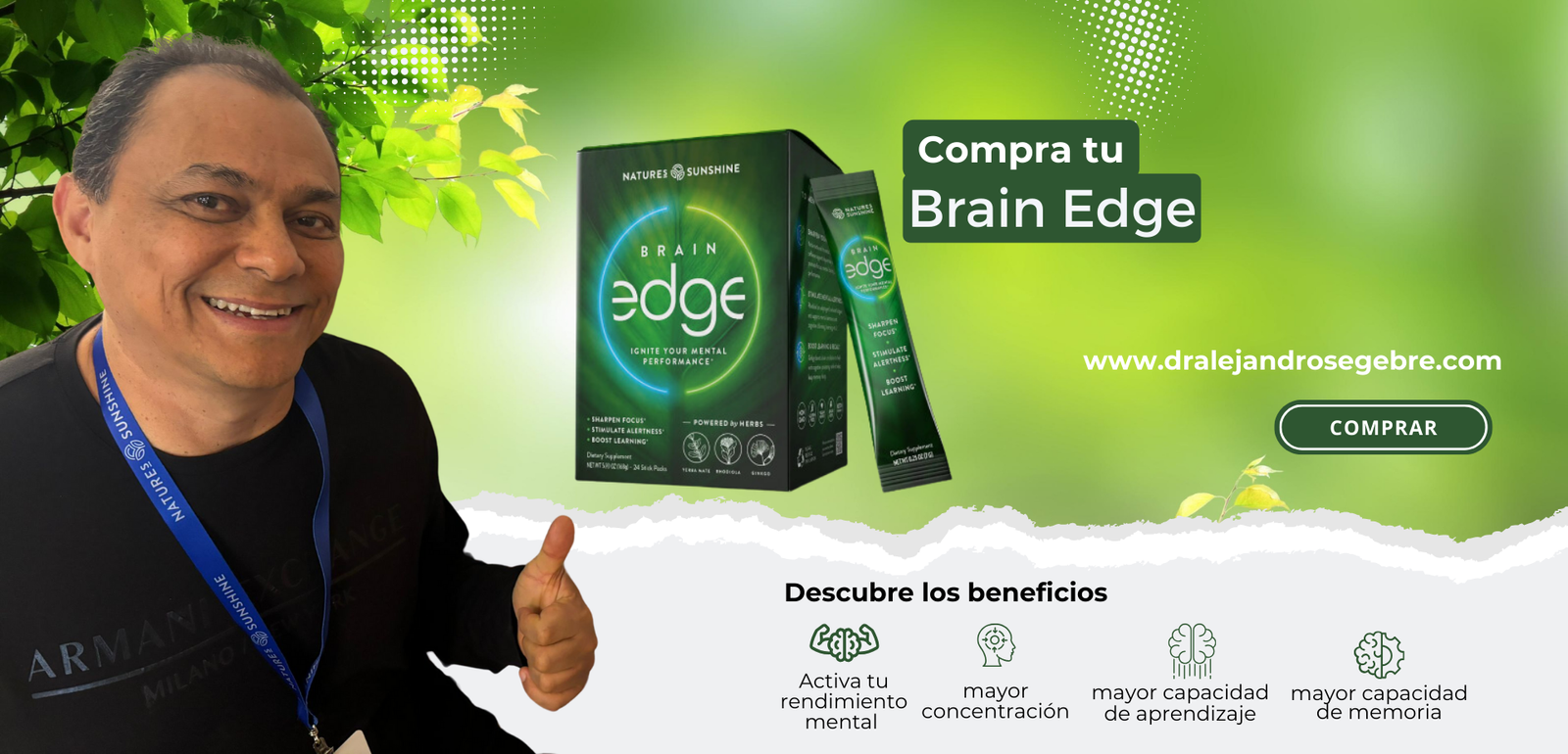 Dr. Alejandro Segebre, experto en salud cerebral, junto a una representación del cerebro humano.